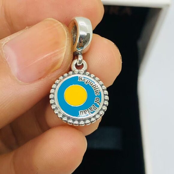 ✨🔥Pandora Flag of Palau Exclusive Dangle charm - Picture 1 of 4